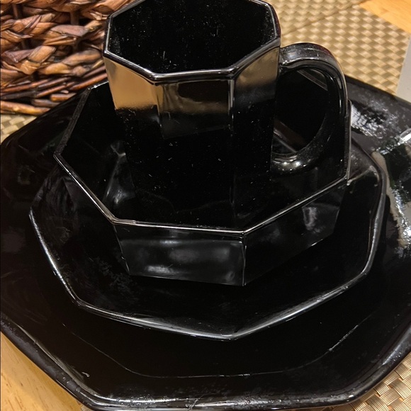 Black Dinnerware Set - Picture 7 of 9